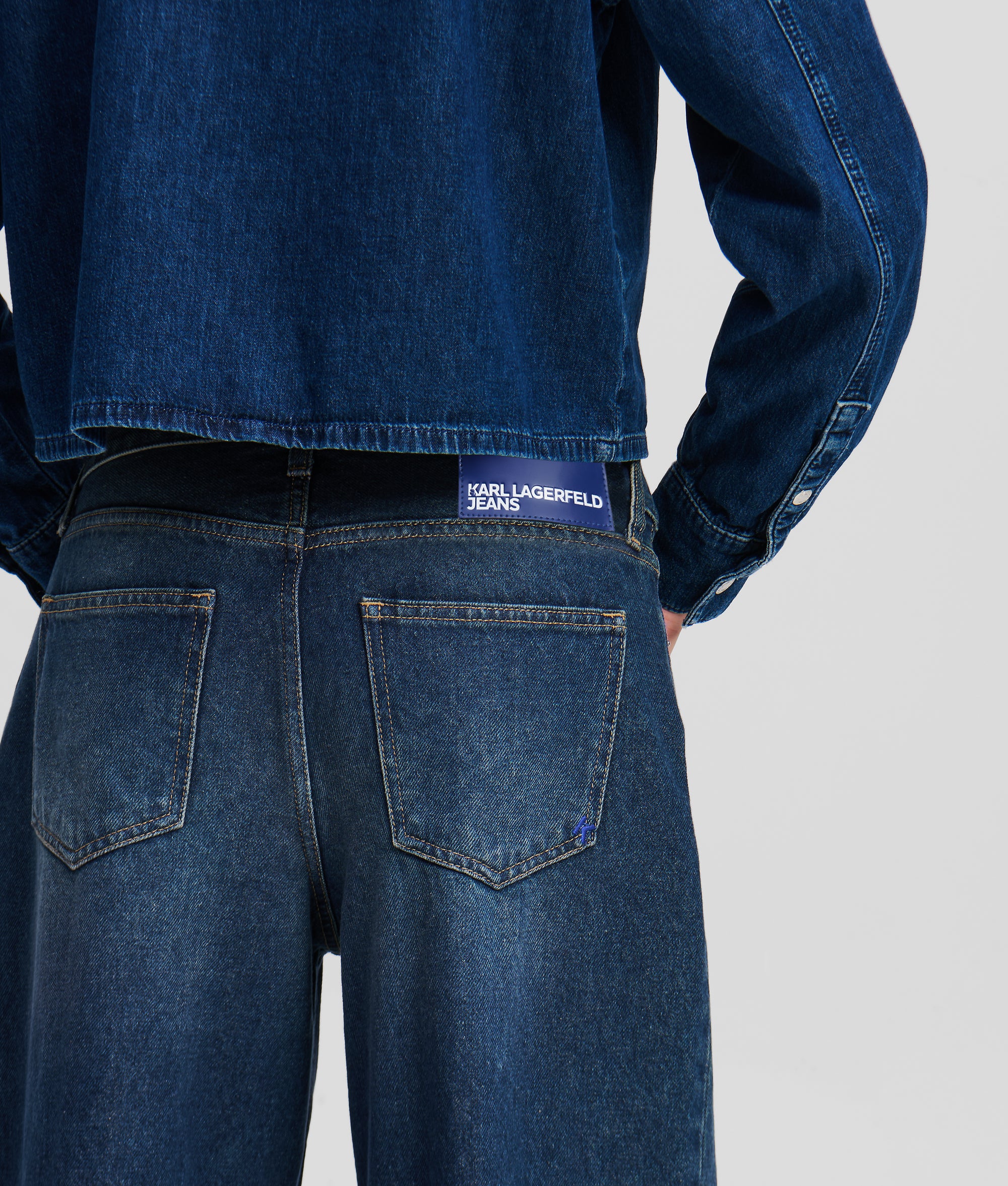 LOW-RISE WIDE-LEG JEANS - Image 2