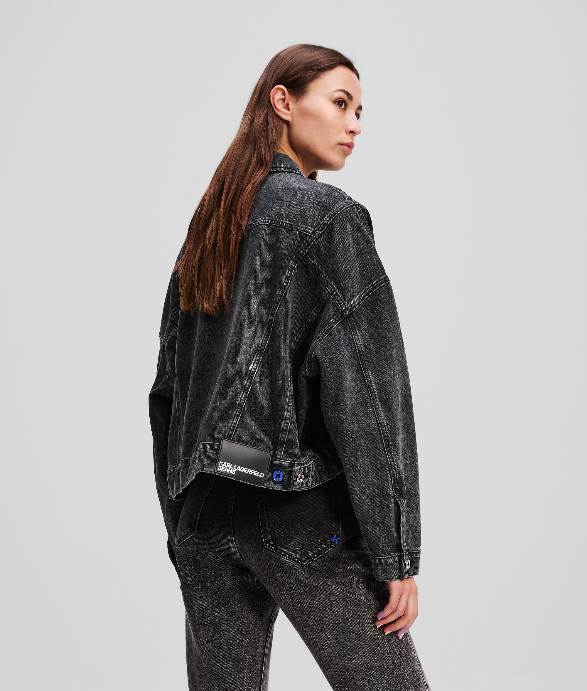 OVERSIZED CROPPED DENIM JACKET - Image 2