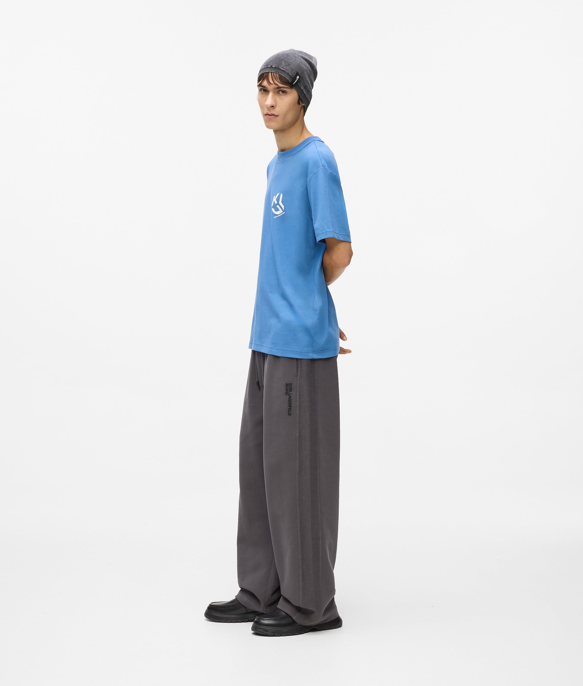 Inside-out sweatpants - Image 4