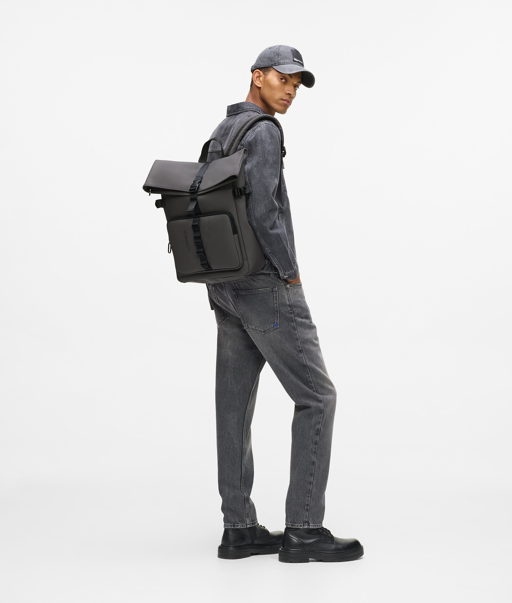 Roll top strap backpack - Image 2